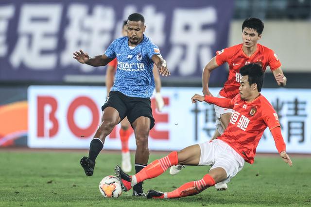 布伦森极致英勇制造翻盘 文班攻防都受挫软肋暴露